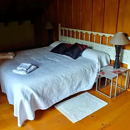Trisileja En Inn Novales