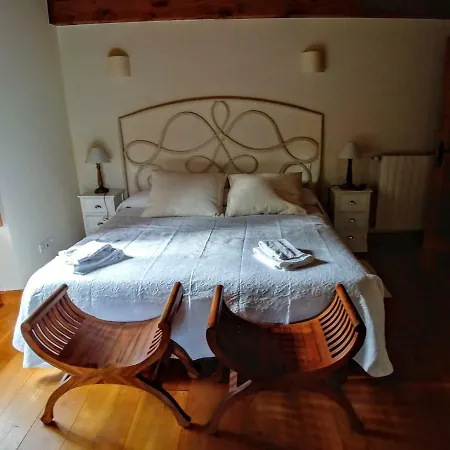 Inn Trisileja En Novales
