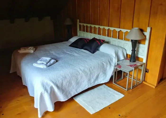 Trisileja En Inn Novales